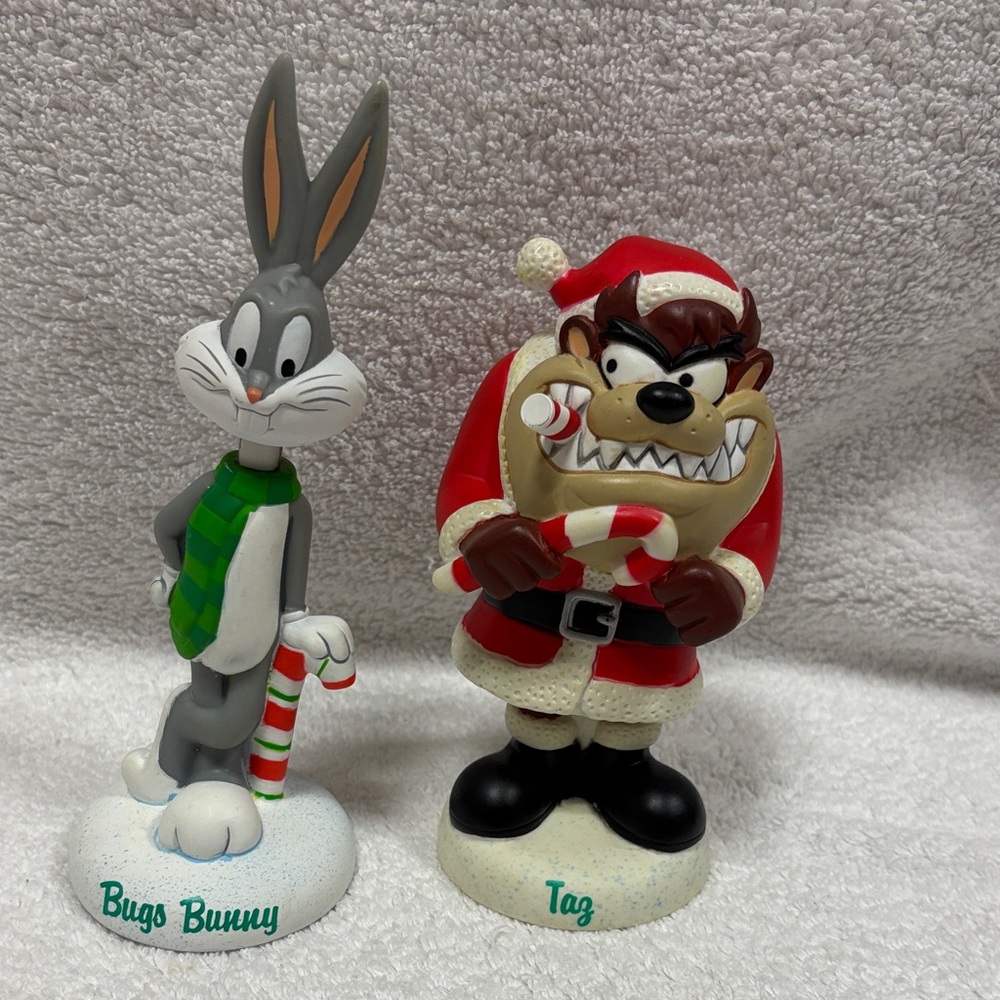 Funko warner bros wacky wobbler Bugs Bunny and Taz Christmas Figurines